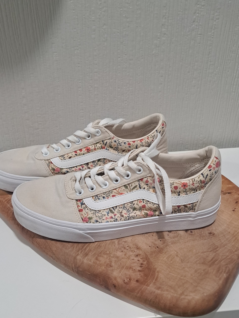 Vans Floral Low-Top Sneakers - Cream Floral